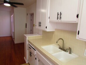 1756 N Gramercy Pl in Los Angeles, CA - Building Photo - Building Photo