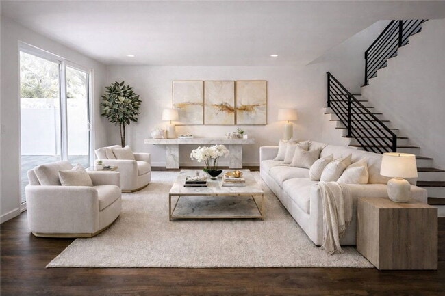 18919 Gault St in Los Angeles, CA - Building Photo - Building Photo