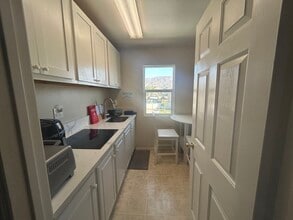 25345 Maroon Creek Ct, Unit 1 Bed Room Suite in Moreno Valley, CA - Building Photo - Building Photo
