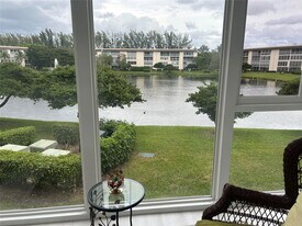 1902 Bermuda Cir in Coconut Creek, FL - Building Photo