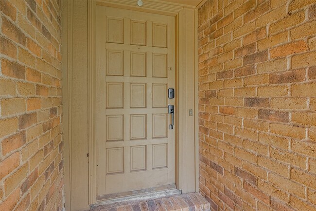 14330 Templar Ln in Sugar Land, TX - Building Photo - Building Photo