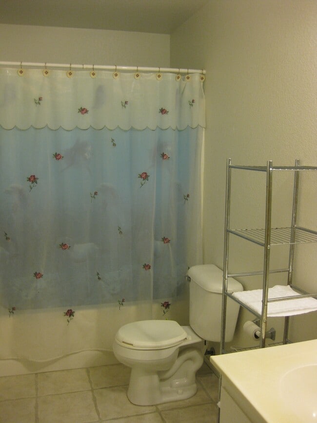 property at 16466 Denhaven Ct