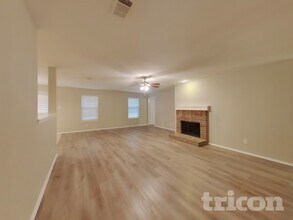 2506 Eastwood Dr in Lancaster, TX - Foto de edificio - Building Photo