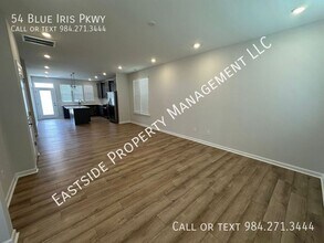 54 Blue Iris Pkwy in Clayton, NC - Building Photo - Building Photo