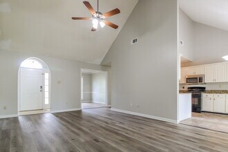 8538 Overcup Oaks Dr in Memphis, TN - Building Photo - Building Photo