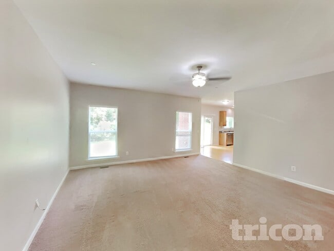 4620 Van Leer Ct in Nolensville, TN - Foto de edificio - Building Photo