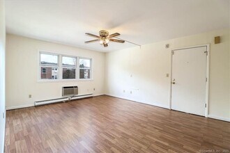 48 Belair Dr in New Milford, CT - Building Photo - Building Photo