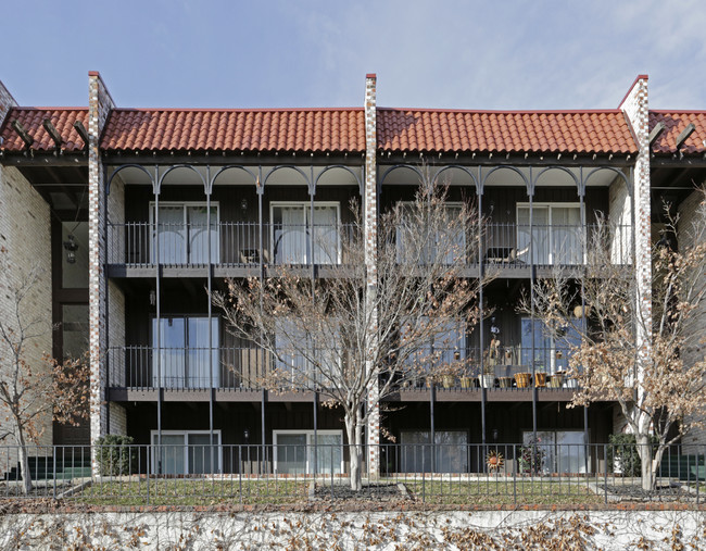 The Madrid Condominium in Kansas City, MO - Foto de edificio - Building Photo