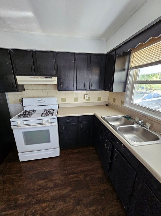 956 S Central Dr in Lorain, OH - Building Photo - Building Photo