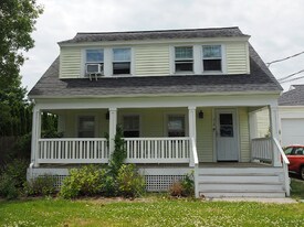 8429 Great Lake Ln in Springfield, VA - Building Photo