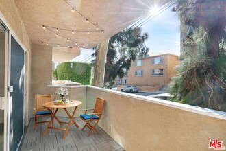 1010 Hammond St in West Hollywood, CA - Building Photo - Building Photo