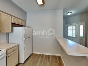 104 Polaris Dr in Lake In The Hills, IL - Building Photo - Building Photo