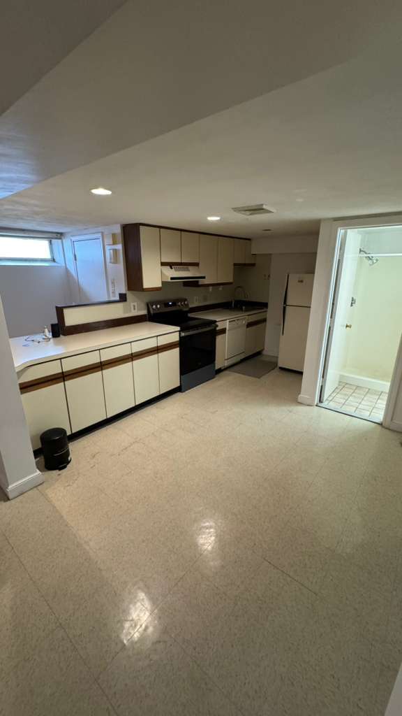120 Sigourney St, Unit 1