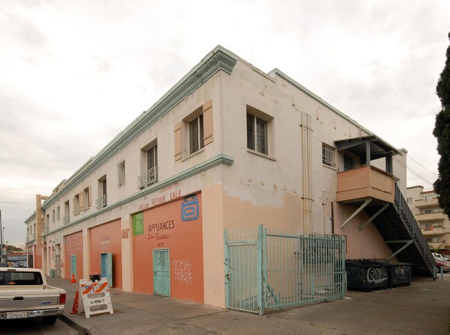 4201 S Vermont Ave in Los Angeles, CA - Building Photo - Building Photo