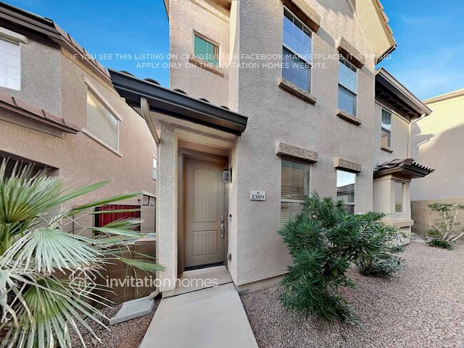 1389 S Moccasin Trail
