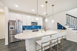 3407 Knighton Hill Dr in Houston, TX - Building Photo - Building Photo