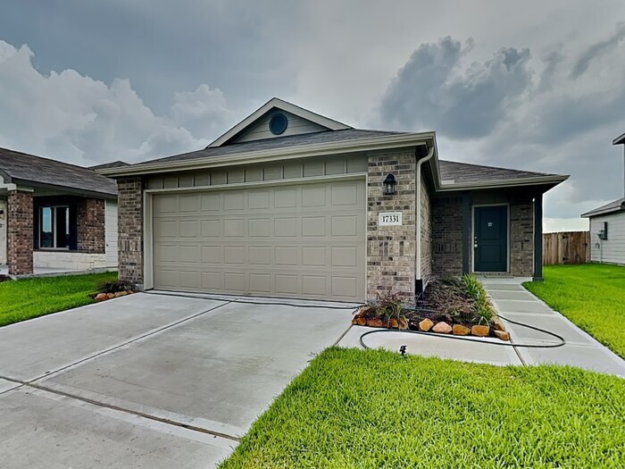 17331 Roxboro Ln in Crosby, TX - Building Photo