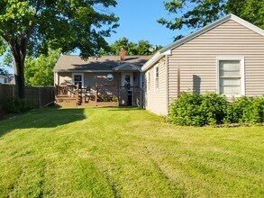 12 Fairfax St in Bangor, ME - Building Photo - Building Photo