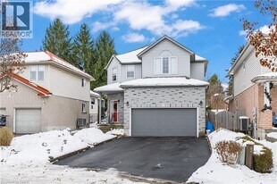 44 Dineen Ct in Kitchener, ON - Building Photo