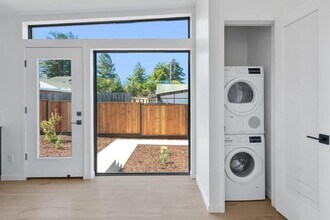 1570 7th Ave in Santa Cruz, CA - Building Photo - Building Photo