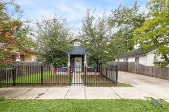2515 Delafield St in Houston, TX - Building Photo - Building Photo