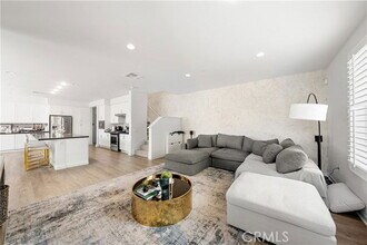 120 Novel in Irvine, CA - Building Photo - Building Photo