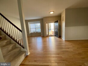 15507 Gossoms Store Ct in Haymarket, VA - Building Photo - Building Photo