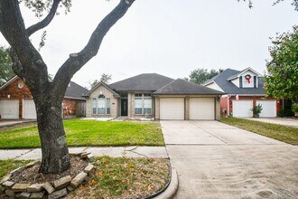6219 Fox Wind Ct in Houston, TX - Building Photo - Building Photo