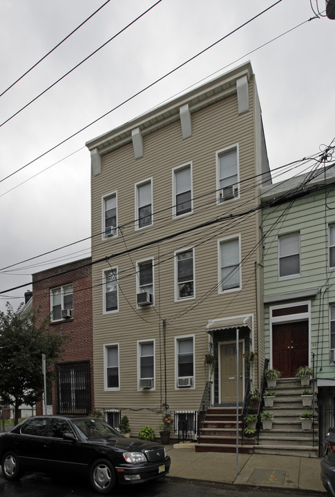 68-70 Lafayette St in Jersey City, NJ - Building Photo