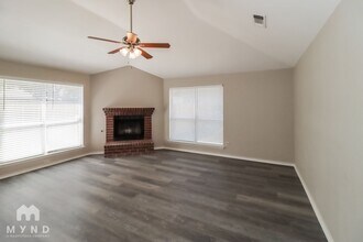 4961 Briar Oaks Ln in Grand Prairie, TX - Building Photo - Building Photo