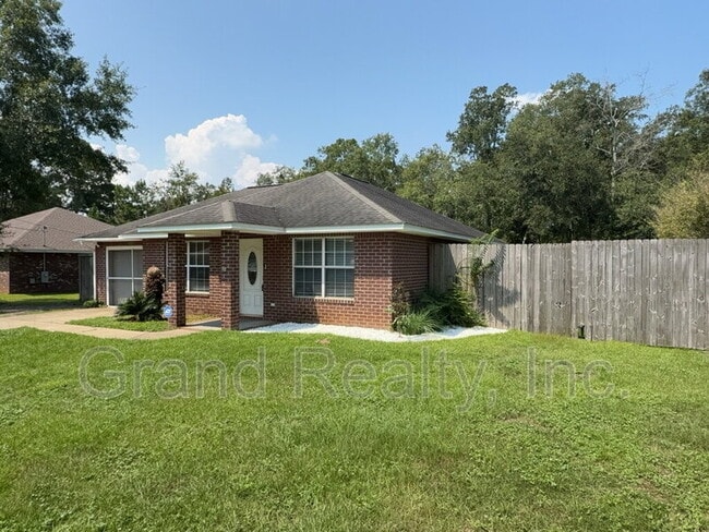 4221 Jernigan Rd in Milton, FL - Building Photo - Building Photo