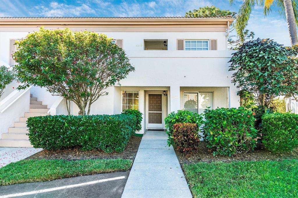 5240 Wedgewood Ln in Sarasota, FL - Building Photo