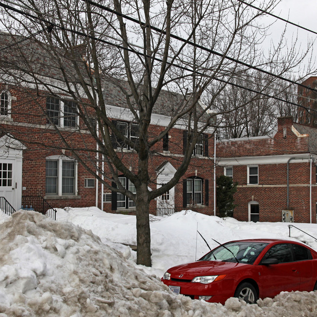 2618 41st St NW in Washington, DC - Building Photo - Building Photo