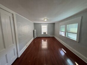 59 Main St, Unit 2 in Stoneham, MA - Building Photo - Building Photo