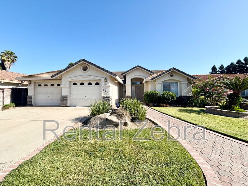 746 Wren Ct in Merced, CA - Building Photo