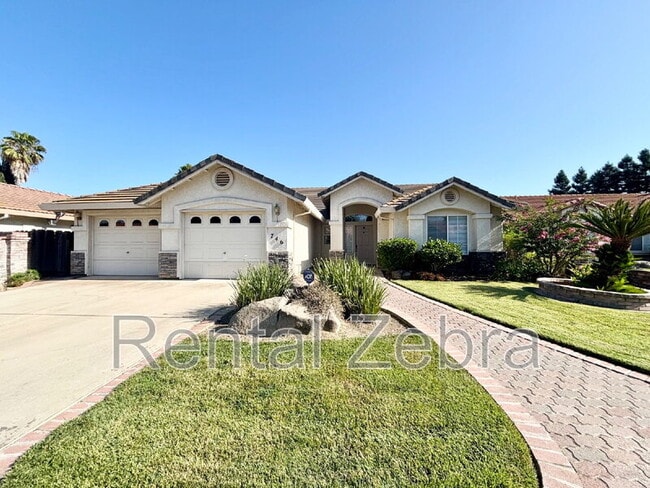 property at 746 Wren Ct