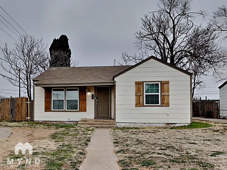 2024 39th St in Lubbock, TX - Building Photo