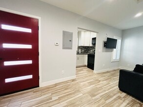 8828 Haas Ave in Los Angeles, CA - Building Photo - Building Photo