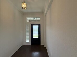 1612 Gladewater Way in Leander, TX - Foto de edificio - Building Photo