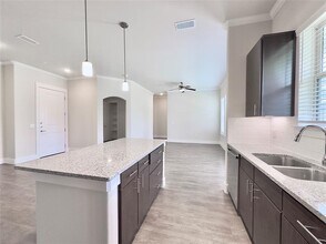 7600 S Mason Rd in Richmond, TX - Building Photo - Building Photo