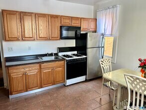 182 Black Rock Ave in Bridgeport, CT - Building Photo - Building Photo