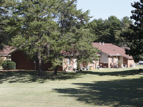 Summerhill Apartments in Carrollton, GA - Foto de edificio - Building Photo