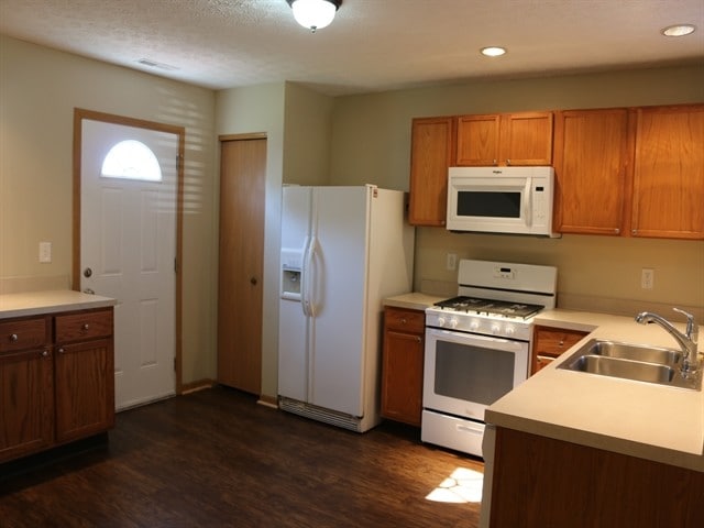 7525 Hemrich Dr in Canal Winchester, OH - Foto de edificio - Building Photo