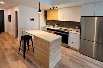 1180 Rue de Bleury in Montréal, QC - Building Photo - Building Photo