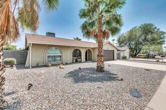 10655 E Mercer Ln in Scottsdale, AZ - Building Photo - Building Photo