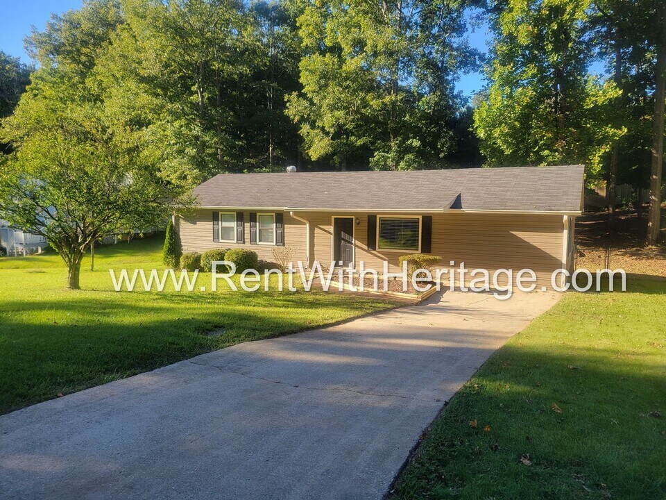 2958 Wilkes Plantation Way in Douglasville, GA - Building Photo