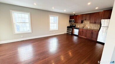 271 Seaside Ave in Stamford, CT - Building Photo - Building Photo