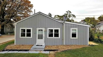 400 Oakview Ave in Joliet, IL - Building Photo