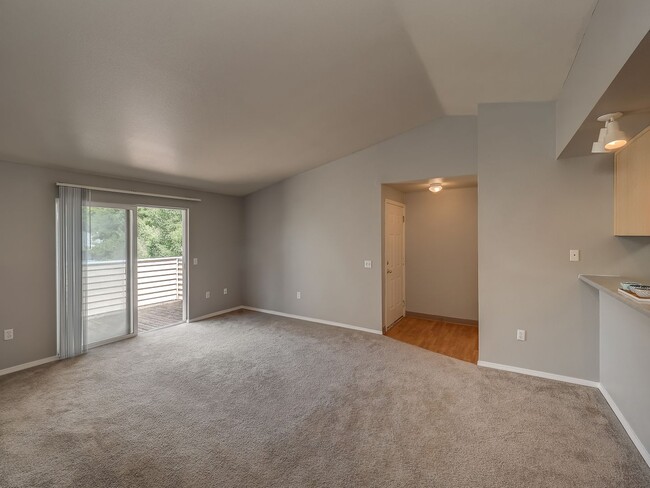 16920 SE Powell Blvd in Portland, OR - Building Photo - Building Photo