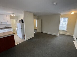 31 Leclair St in Winooski, VT - Foto de edificio - Building Photo